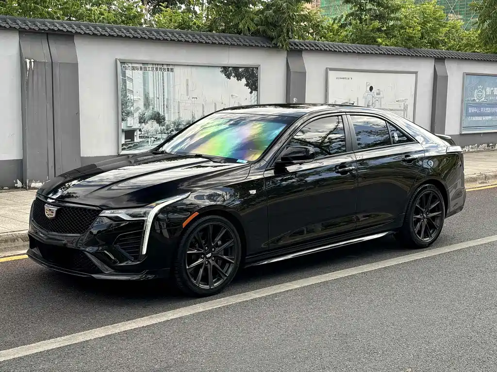 Cadillac CT4 2022