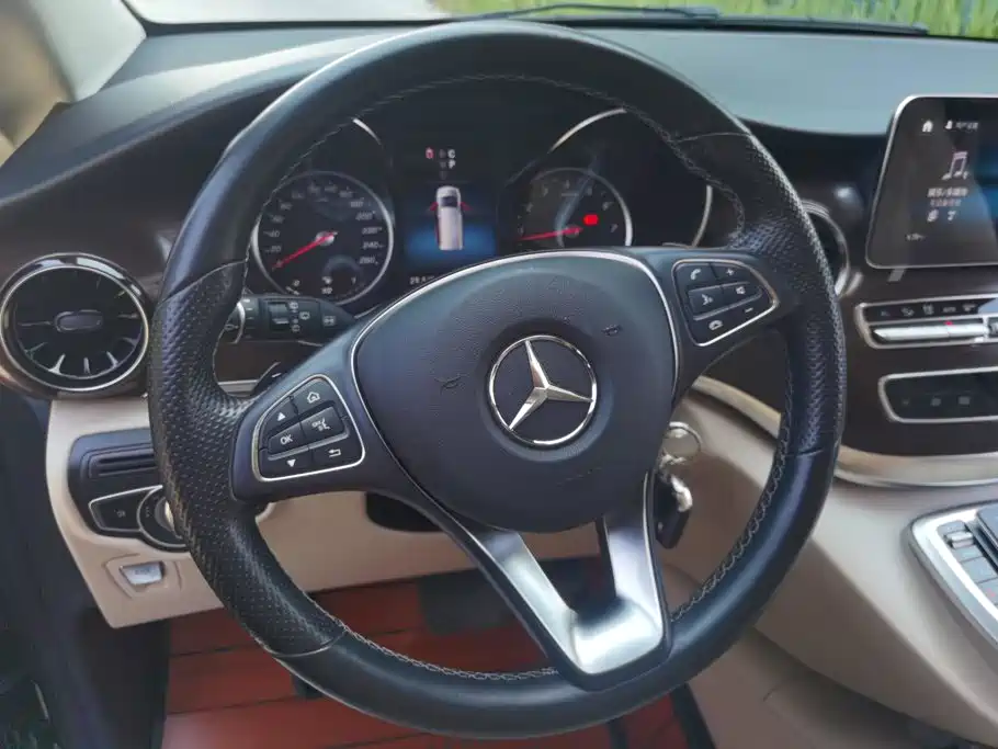 Mercedes-Benz V-Class — миниатюра 15