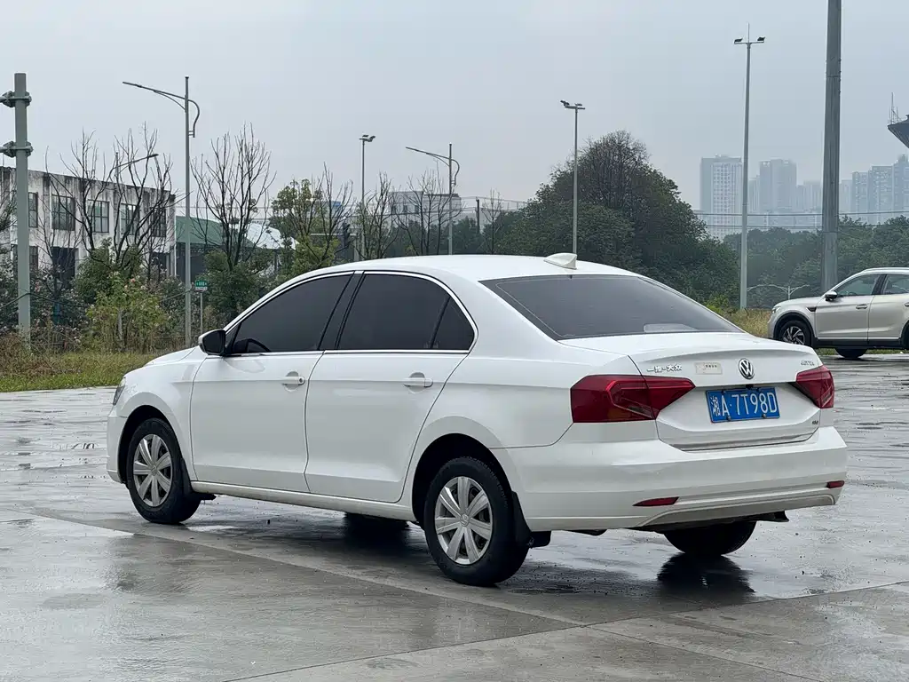 Volkswagen Jetta — миниатюра 8