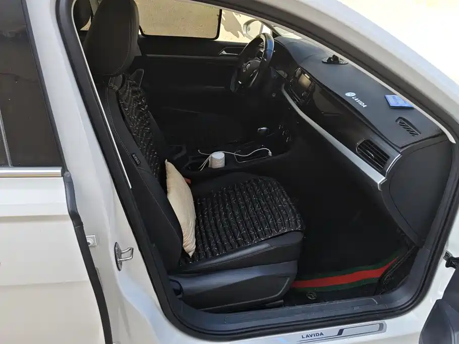 Volkswagen Lavida — миниатюра 8
