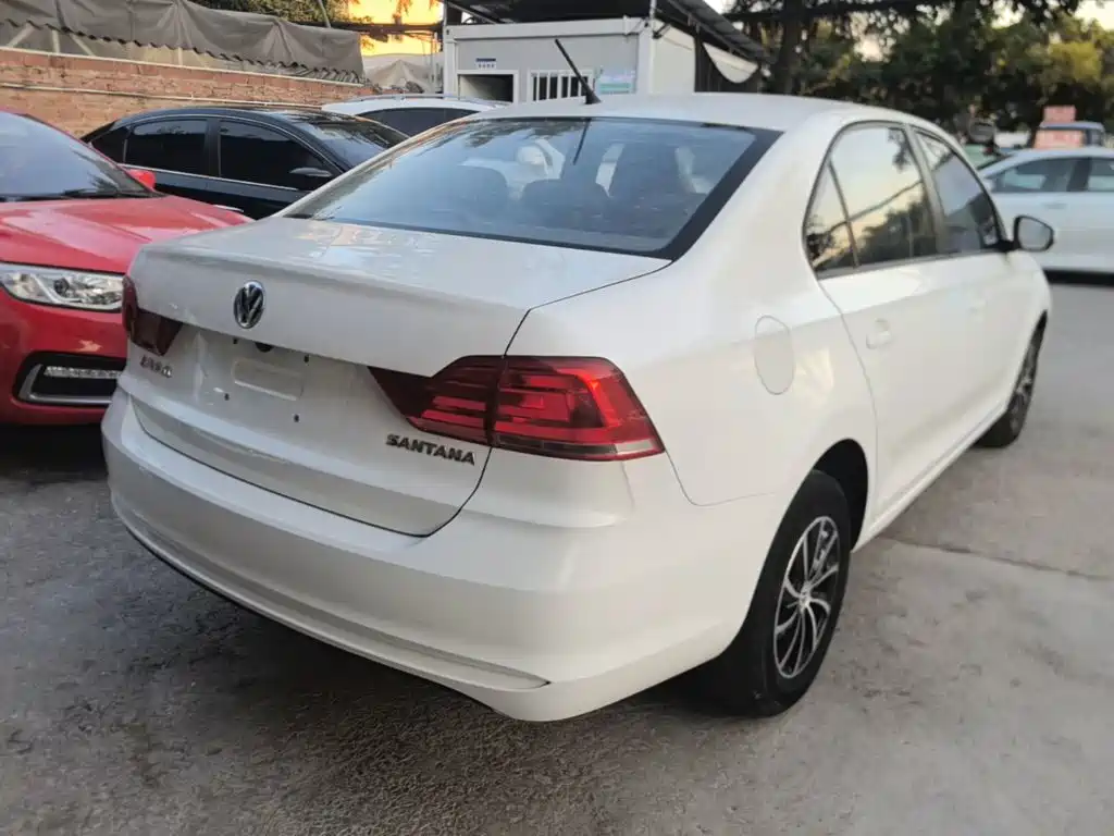 Volkswagen Santana — миниатюра 7