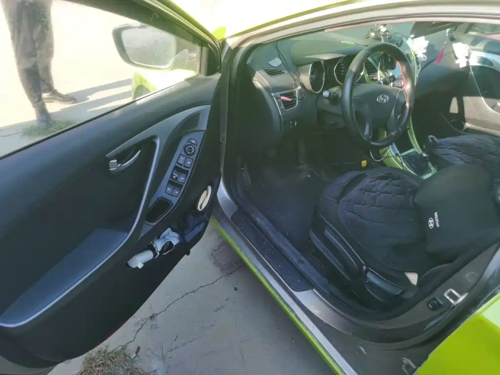 Hyundai Elantra Langdong — миниатюра 12