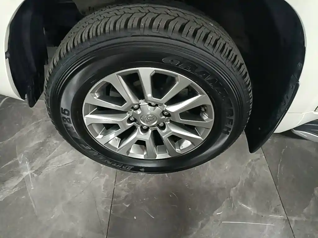 Toyota Prado — миниатюра 23