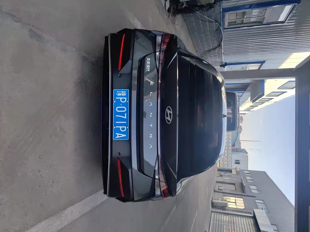 Hyundai Elantra — миниатюра 8