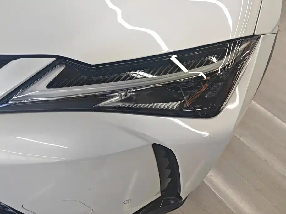 Lexus UX New Energy — миниатюра 5