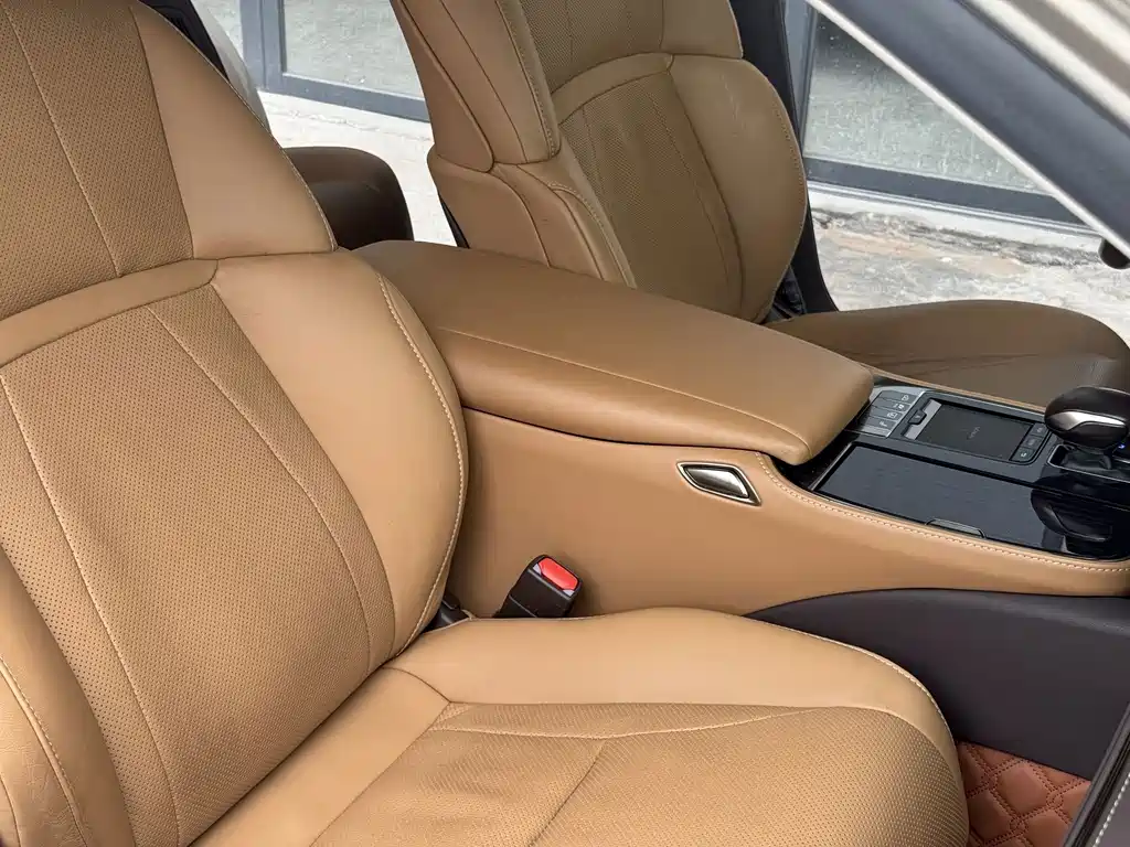 Lexus LS — миниатюра 21