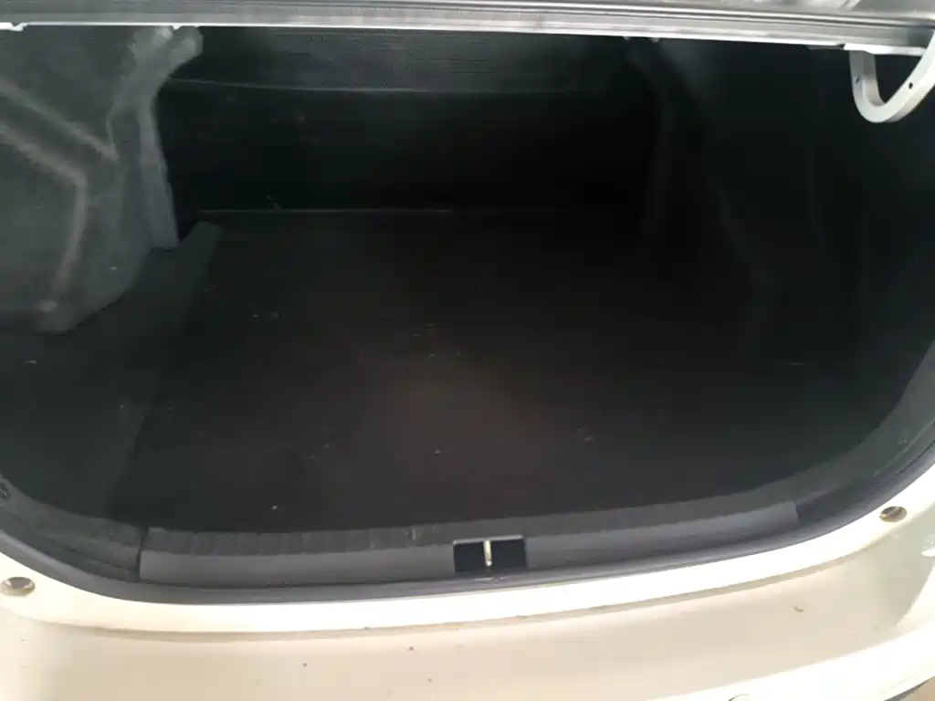 Toyota Yaris L — миниатюра 19
