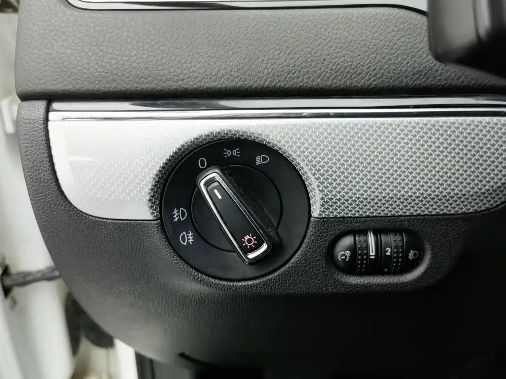 Volkswagen Sagitar — миниатюра 21