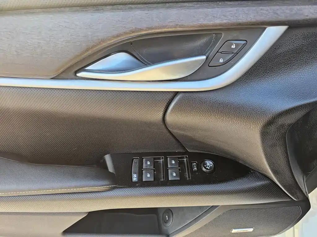 Cadillac XTS — миниатюра 12