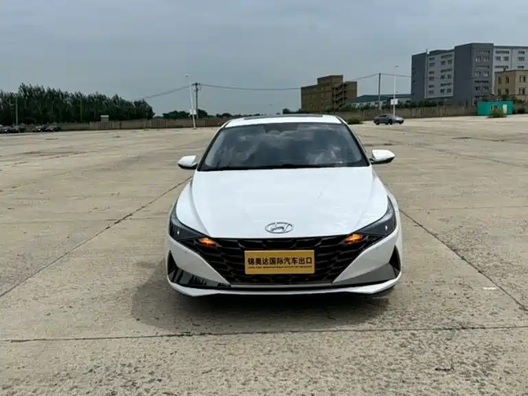 伊兰特 2022款 1.5L CVT LUX尊贵版 2023