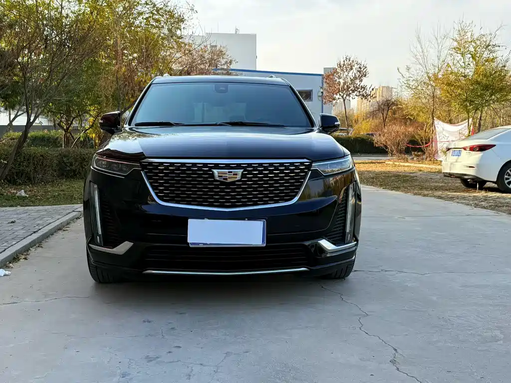 CADILLAC XT6
