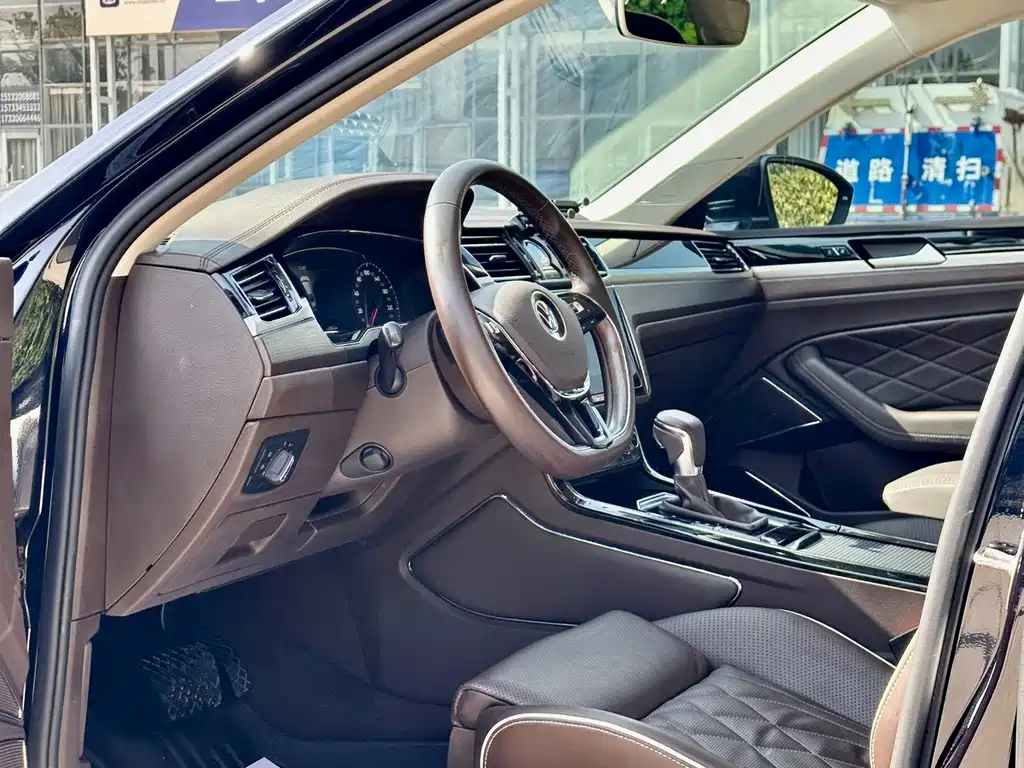 Volkswagen Phideon — миниатюра 4