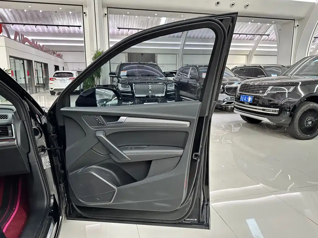 Audi Q5L — миниатюра 31