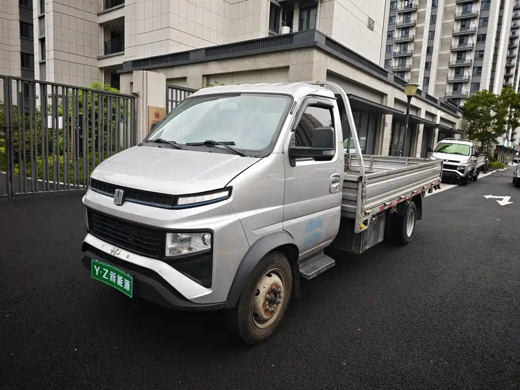Yuan Cheng Yuan Cheng Xingxiang F1E