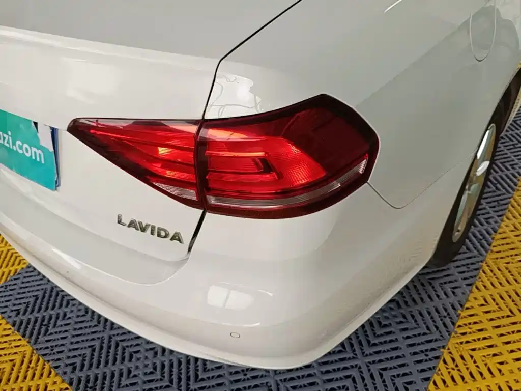 Volkswagen Lavida — миниатюра 8