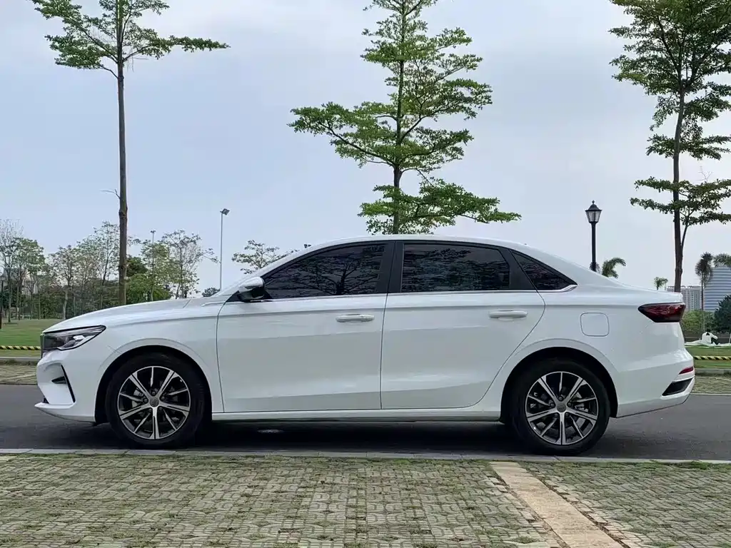 Geely Emgrand — миниатюра 5