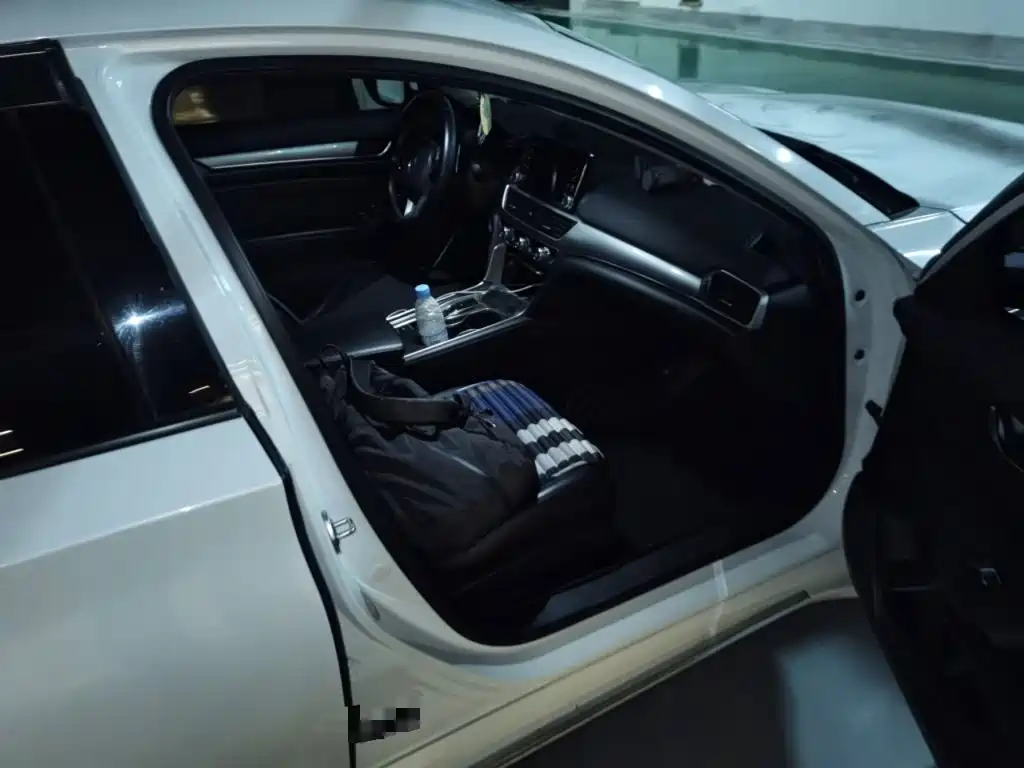 Honda Accord — миниатюра 17