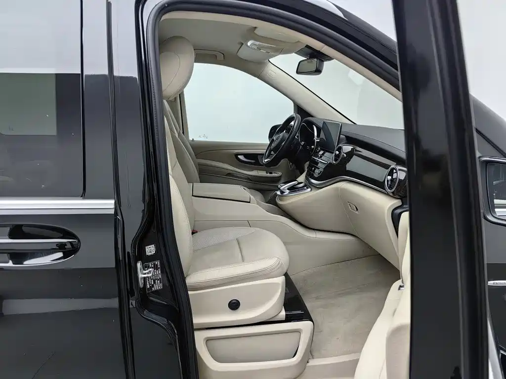 Mercedes-Benz V-Class — миниатюра 23