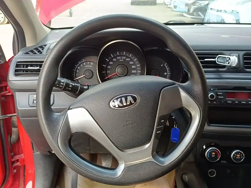 Kia K2 — миниатюра 11