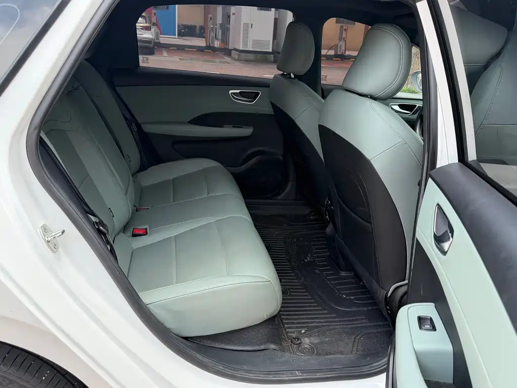 Roewe Young Wai D6 — миниатюра 7