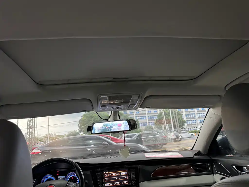 Hongqi Hongqi H7 — миниатюра 21