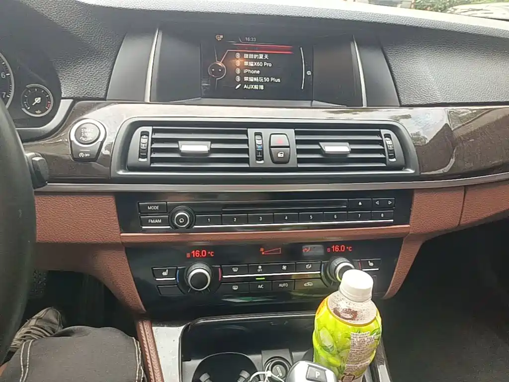 BMW 5 Series — миниатюра 13