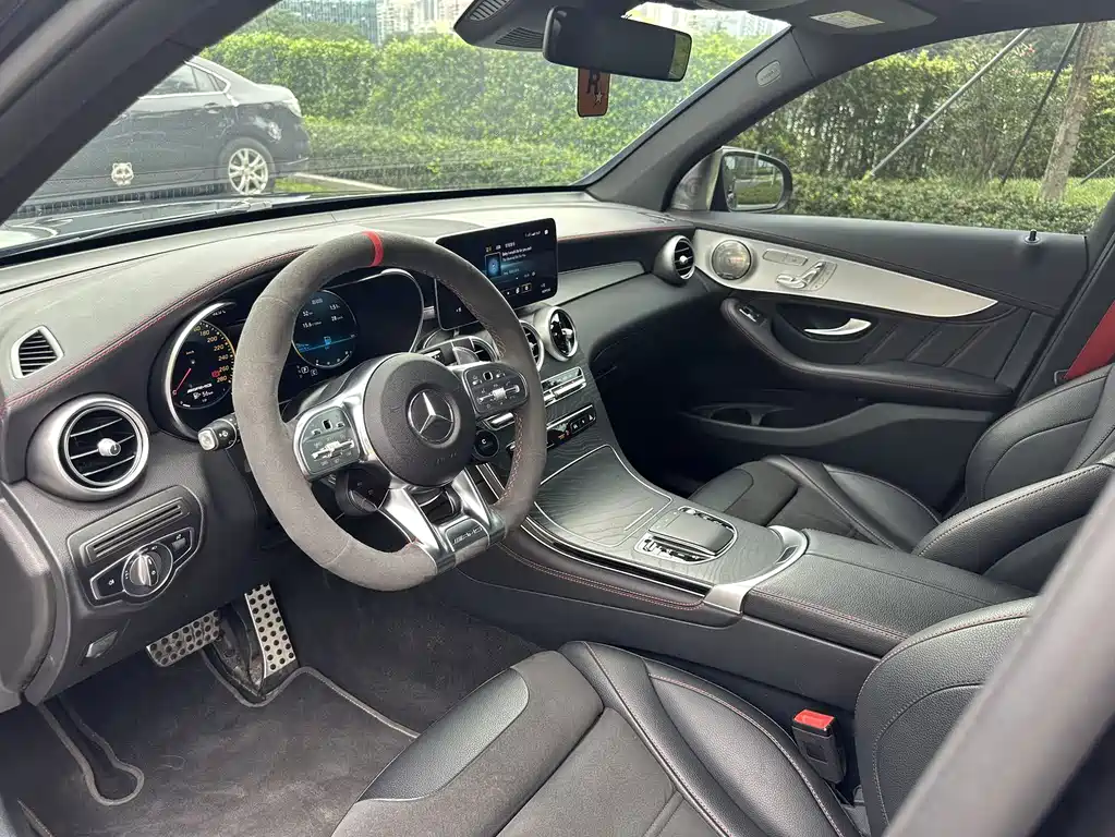 MERCEDES-BENZ GLC AMG