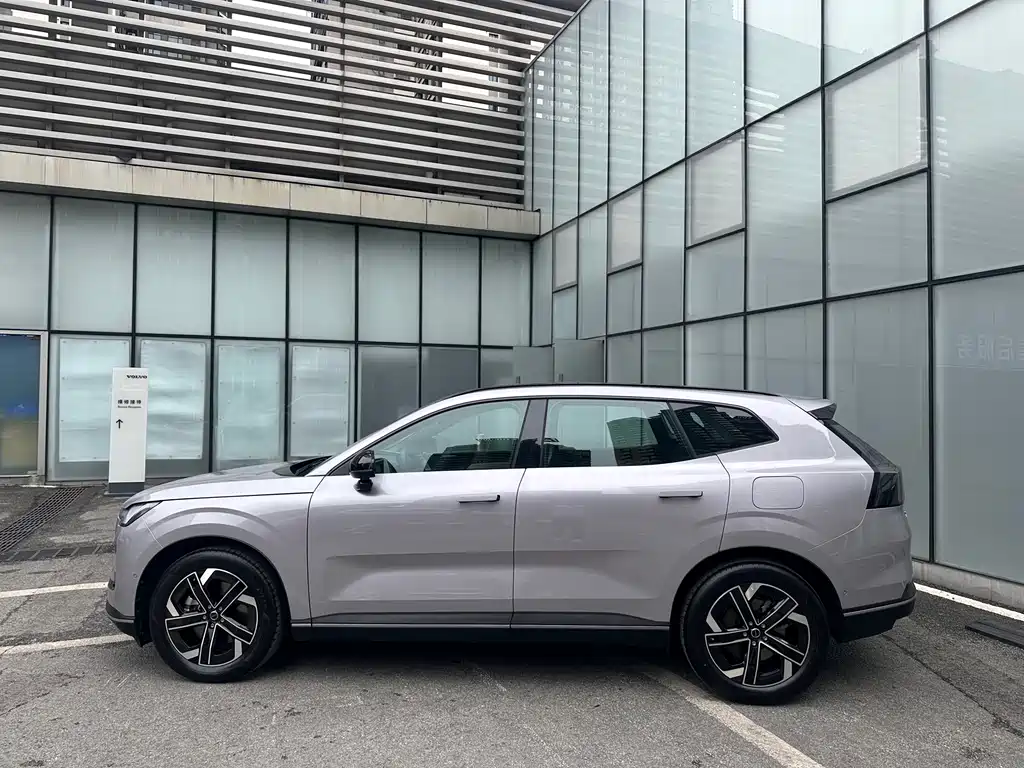 Volvo гибрид Volvo XC70 plug-in — миниатюра 5