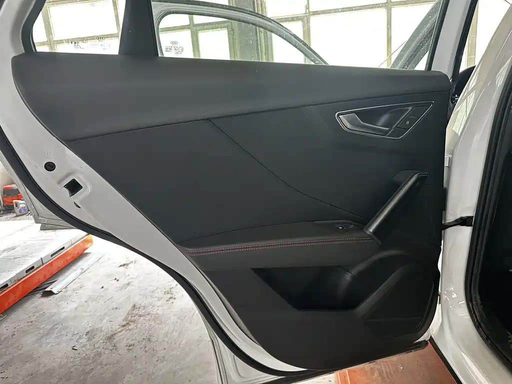 Audi Q2L — миниатюра 21