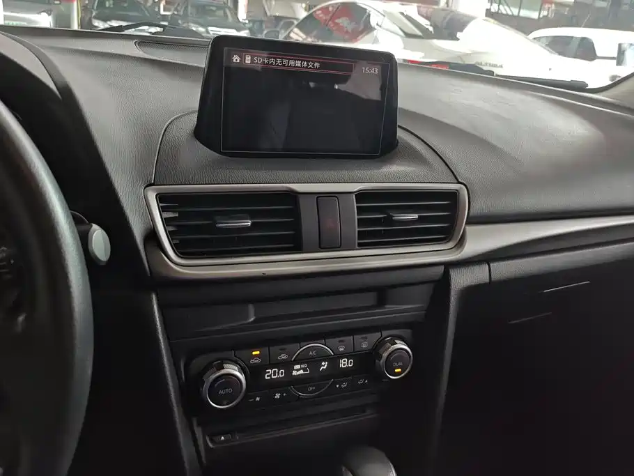 Mazda 3 Axela — миниатюра 13
