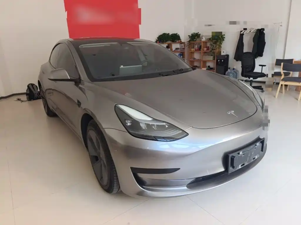 Tesla Model 3 — миниатюра 4