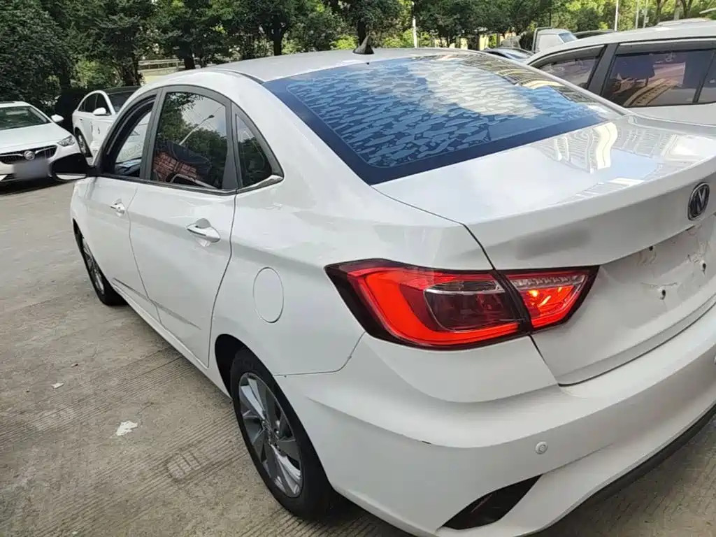 Changan Eado DT — миниатюра 23