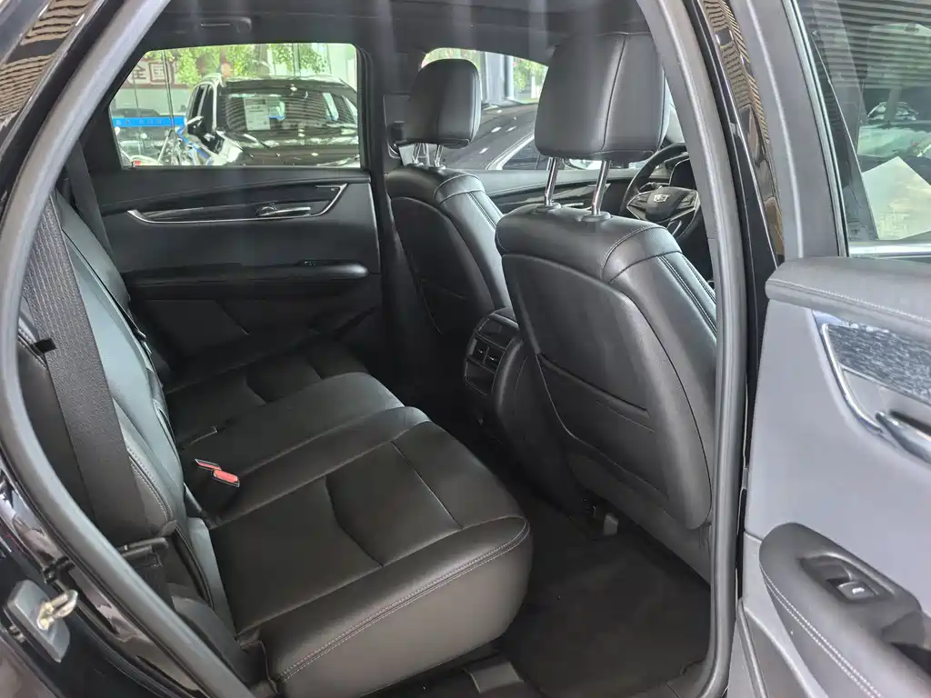 Cadillac XT5 — миниатюра 8