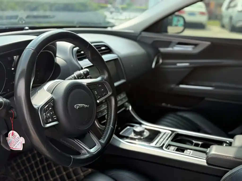 Jaguar XEL 2.0T 200PS Luxury Edition, фото 6