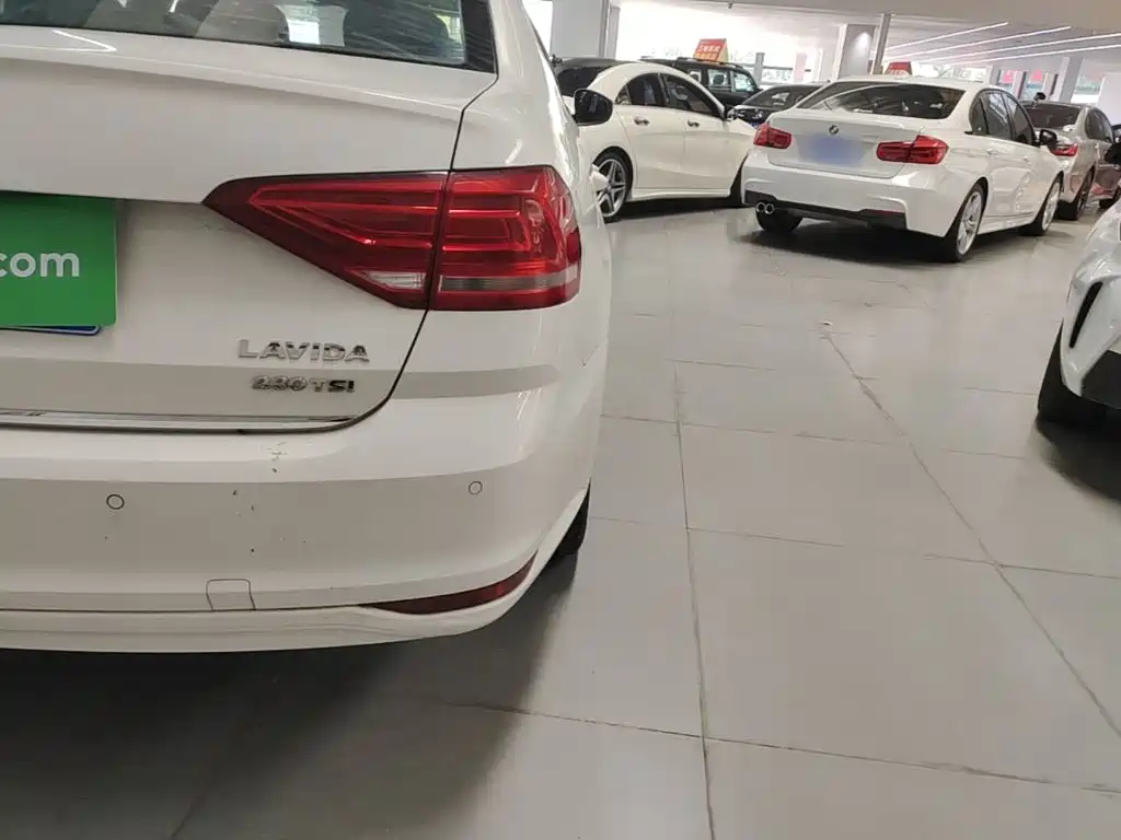 Volkswagen Lavida — миниатюра 8
