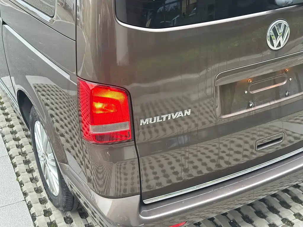 Volkswagen Multivan — миниатюра 6