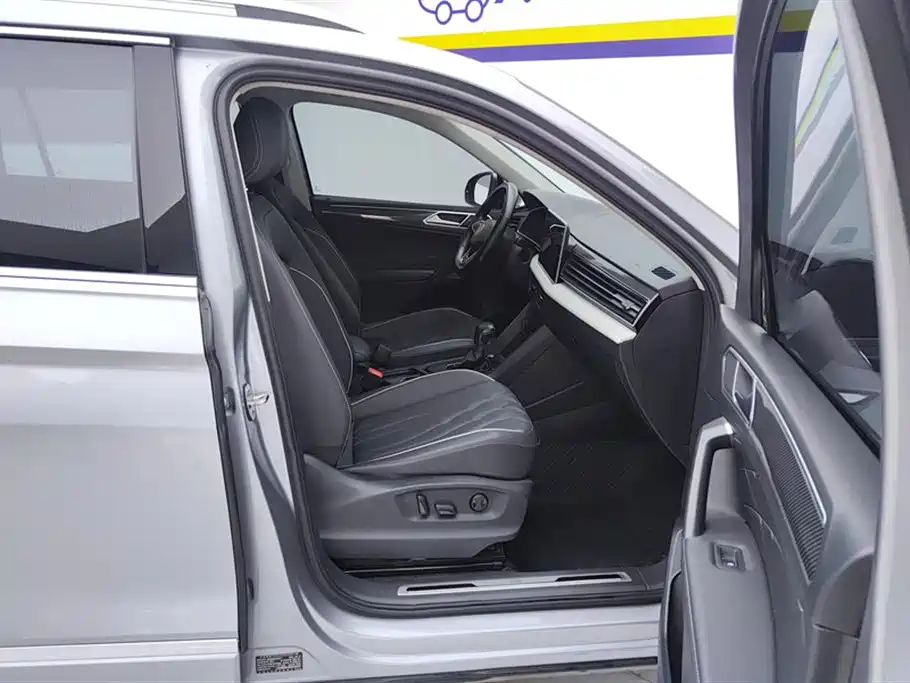 Volkswagen Tiguan L L 2022 330TSI AT R-Line