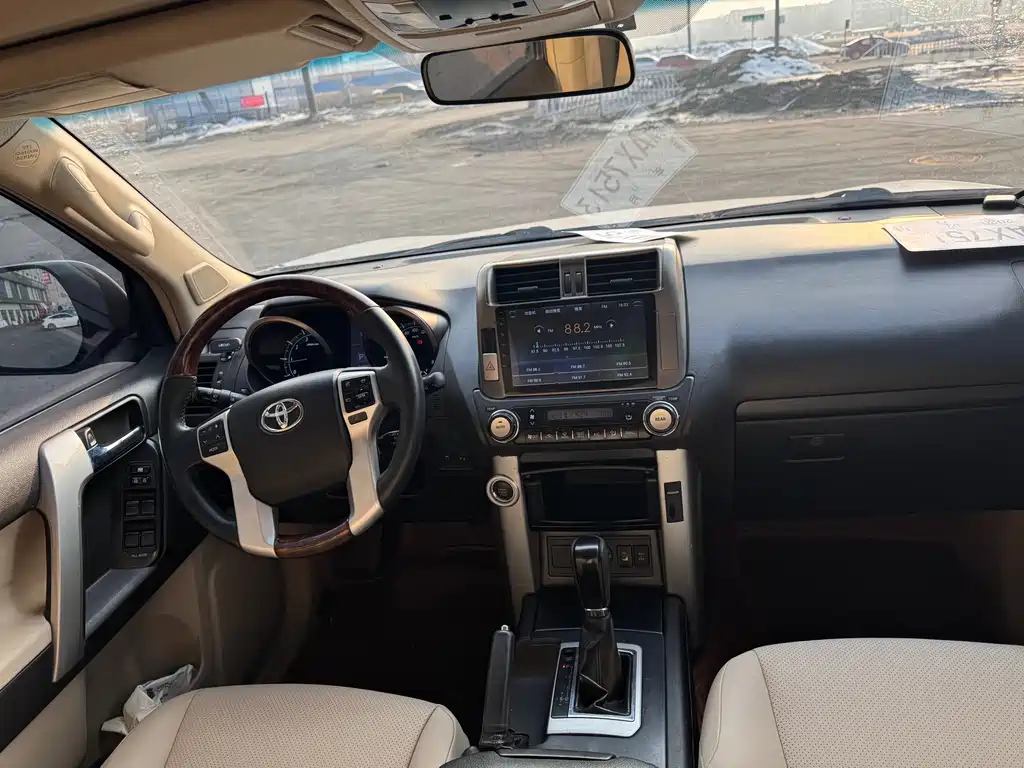 Toyota Land Cruiser Prado 2010 4.0L AT TX