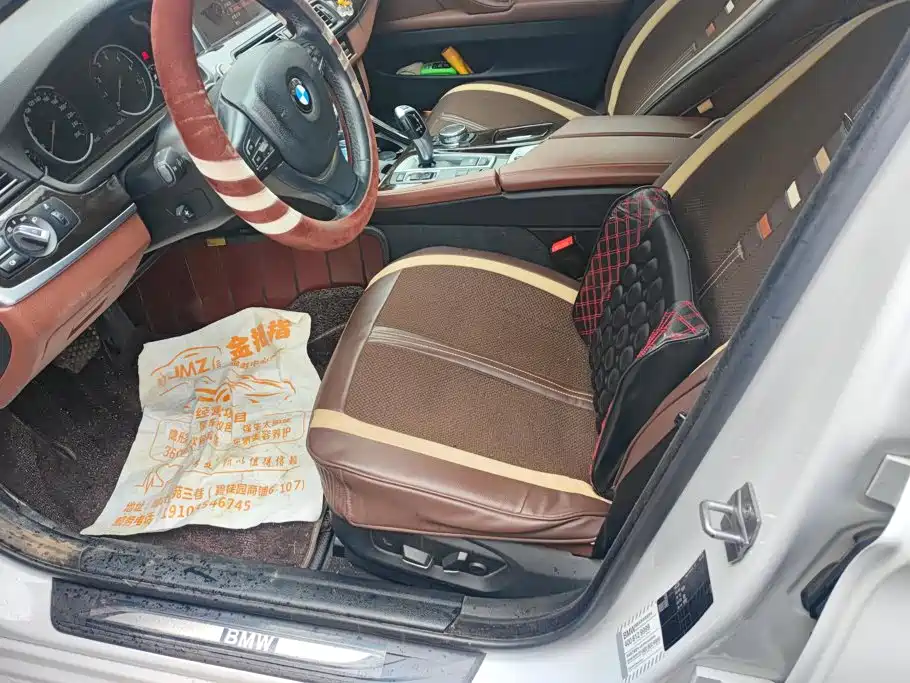 BMW 5 Series — миниатюра 8
