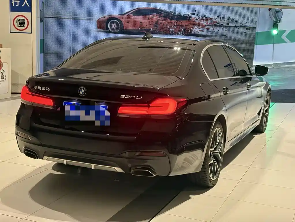 BMW 5 Series — миниатюра 4