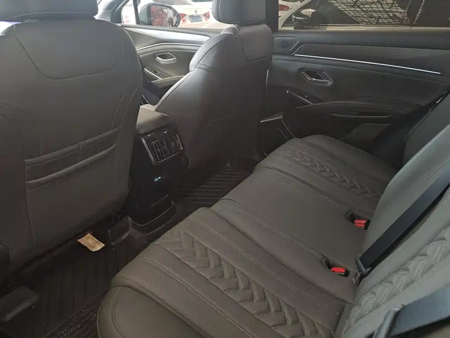 BYD L DM-i — миниатюра 11
