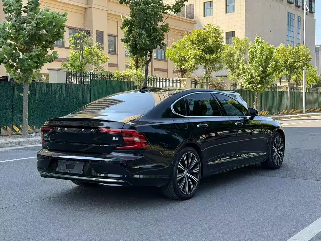 Volvo S90 — миниатюра 9