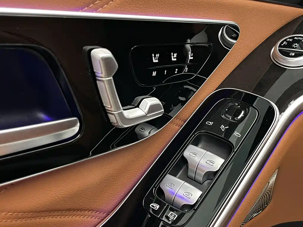 Mercedes-Benz S-Class — миниатюра 12