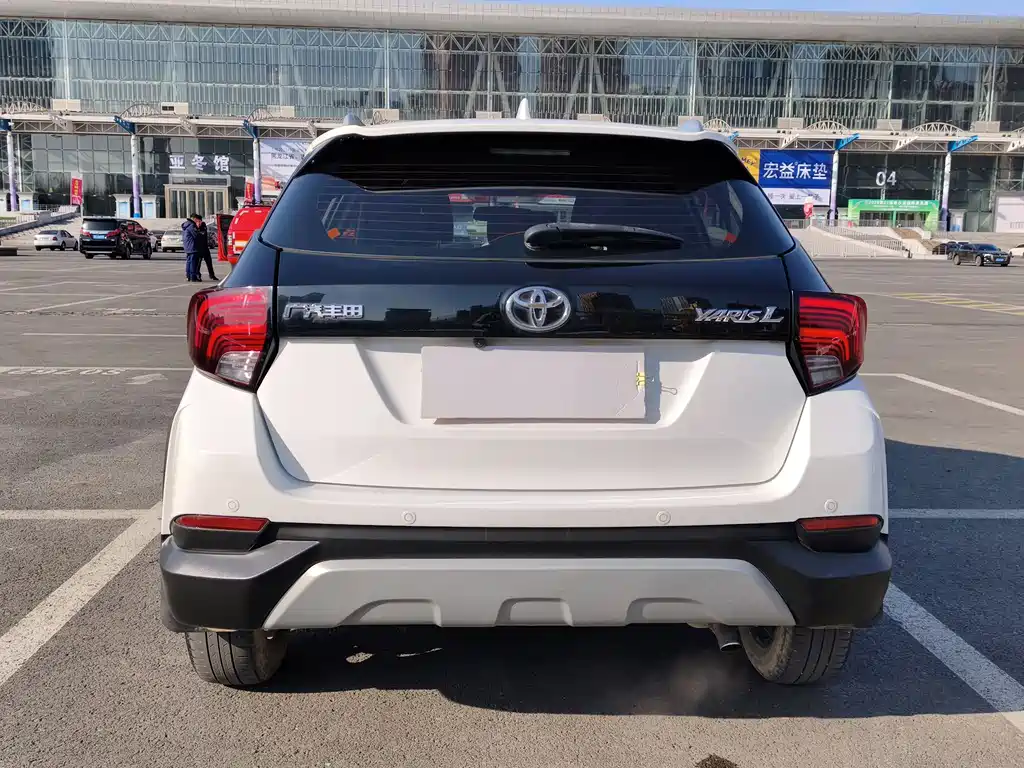 TOYOTA YARIS L ZHIXUAN