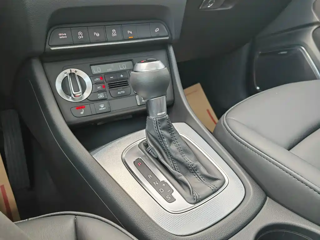 Audi Q3 — миниатюра 10