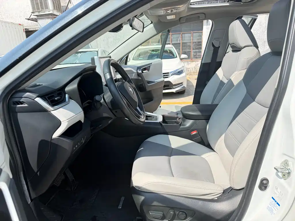 TOYOTA RAV4 RONGFANG