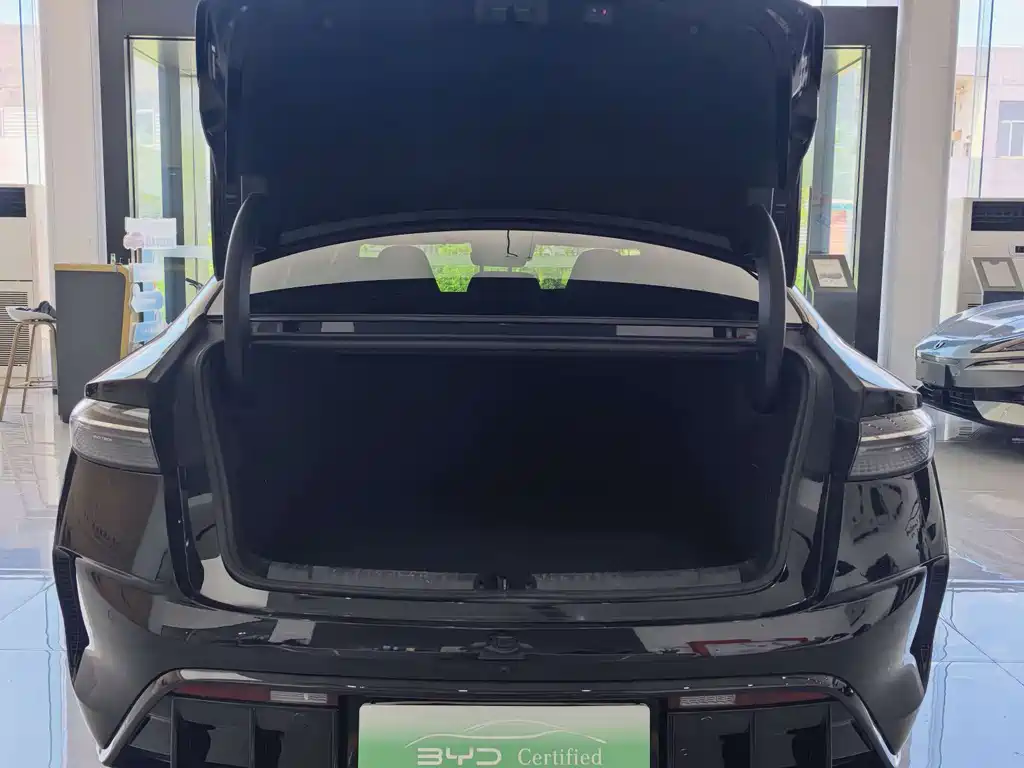 BYD Seal 2025 650