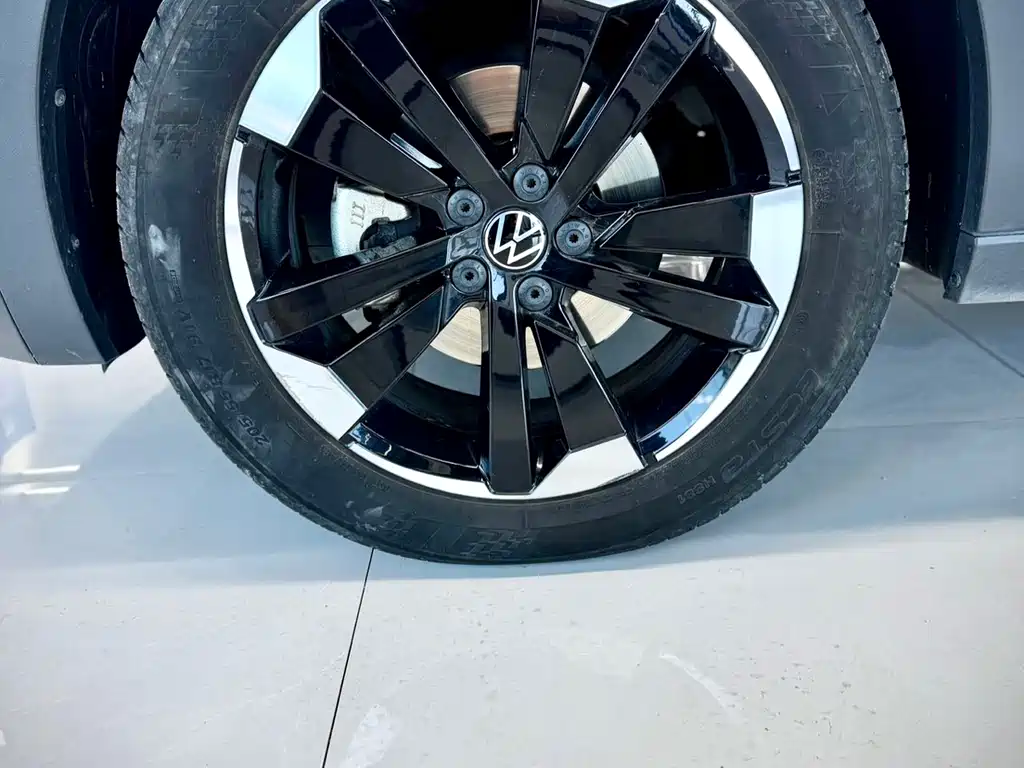 VOLKSWAGEN EXPLORING THE SHADOW