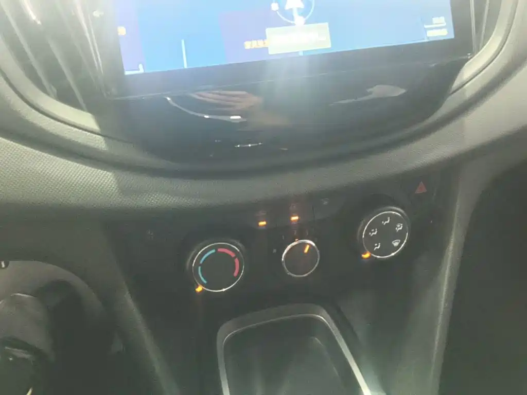 Chevrolet Cavalier — миниатюра 13