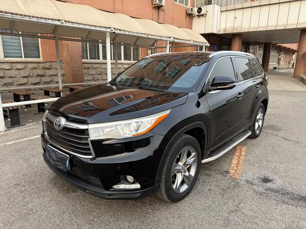 TOYOTA HIGHLANDER